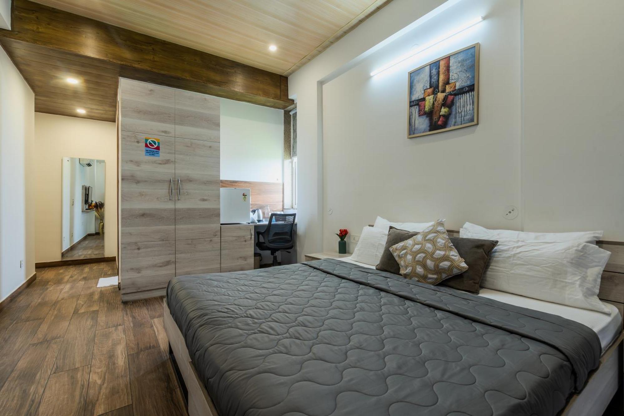 Stay Studio Hotel & Residences Гургаон Экстерьер фото